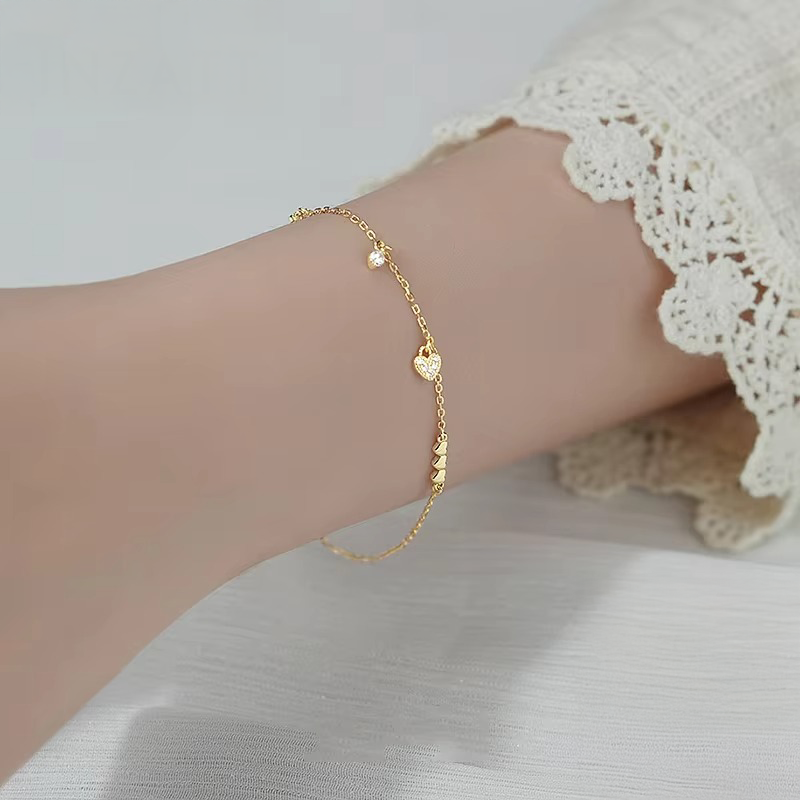 Bracciale Cuori in Argento 925 Placcato Oro 14 K con Zirconi – Minimal e Raffinato
