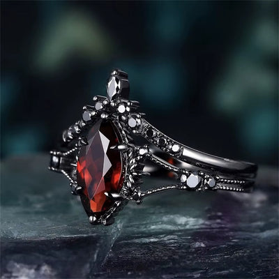 Anelli da Donna in Nero con Cristallo Rosso e Zirconi – Set 2 pezzi