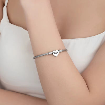 Bracciale a Lettera con Cuore Inciso  Personalizzabile